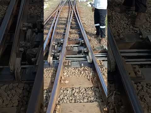 train ka track kaise change hota hai Indian railways#shortvideo #railway #youtubeshorts #shortsfeed