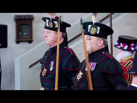 Ben Wallace and Alister Jack stand guard over Queen's coffin