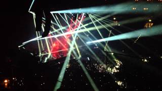 MUSE - The 2nd Law: Unsustainable + Supremacy (The beginning of Prague gig) [HD 1080p]