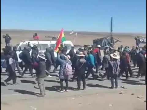 Se masifica el punto de bloqueo cruce Huanuni en Oruro con la firme postura de exigir la renuncia
