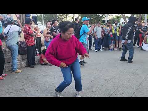 GLORIA  SE ROBA  EL SHOW  SILVANDO 😙😙😙