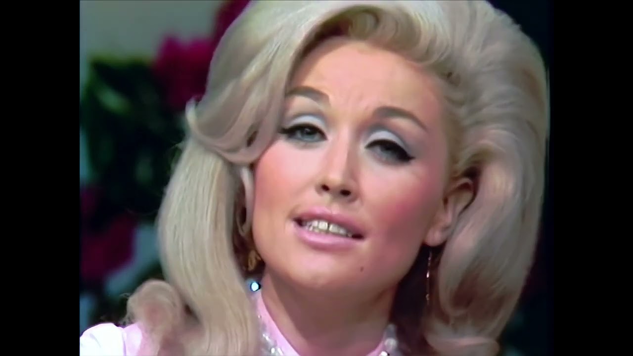 Dolly Parton - Coat of Many Colors First Performance - YouTube