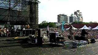 BLONDE REDHEAD "IN PARTICULAR" Part 1 at McCarren Pool