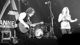 14 - Anneke Van Giersbergen and Danny Cavanagh - Teardrop (massive attack cover) @ Le Splendid