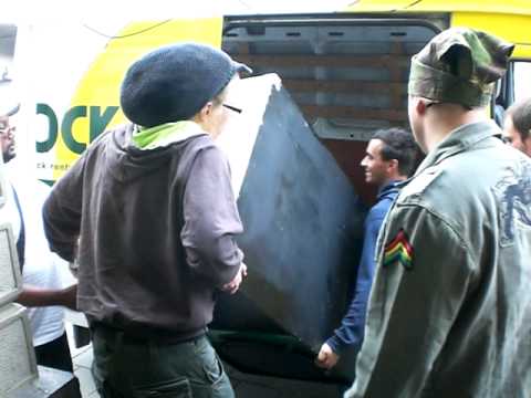 kingstep soundsystem arrival in arnhem building up 25 4 09