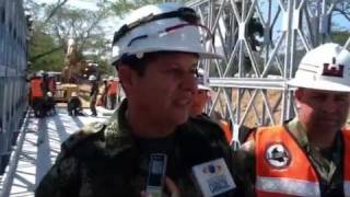 preview picture of video 'Construcción de puente militar en Sevilla, en la vía que conduce de Santa Marta a Fundación'