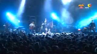 PULP - Mile End (Live) - Argentina - Luna Park 2012