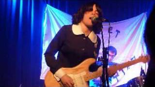 SCREAMING FEMALES - 'A New Kid' - Live! - London 9th Sep' 2011