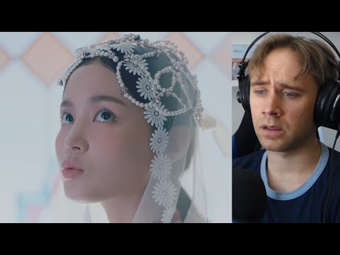 LEE HI – MEGA REACTION (12 MVs!!)