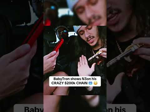 BabyTron shows N3on his CRAZY $200k CHAIN 🥶 😳
