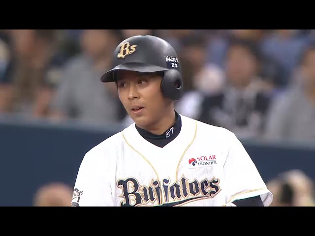 【3回裏】プロ初安打に「ホッ」 バファローズ・若月 変化球に上手く対応 2015/9/28 Bs-E