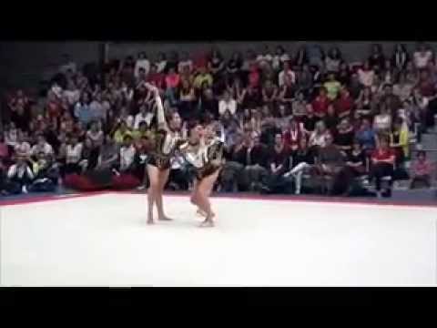 Art Acrobatics tijdens de FIAC-2015 ... "Gouden"  Ineke Van Schoor, Julie Van Gelder en Kaat Dumarey