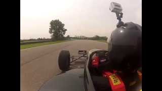 preview picture of video 'Monoposto - Formula 2 / Formula 2000 in Chignolo Po, May 2014'