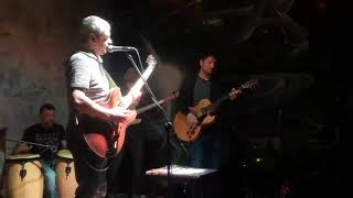 Video Paperbackmusic Lick And Squeeze Indigo bar