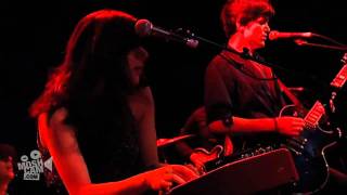 Cloud Control &quot;Gold Canary&quot; Live (HD, Official) | Moshcam