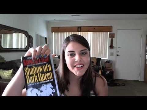 Book Review: Shadow of a Dark Queen by Raymond E. Feist