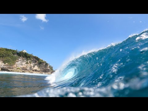 Low Tide, Big Vibes: Chasing Barrels and High Fives at Uluwatu!