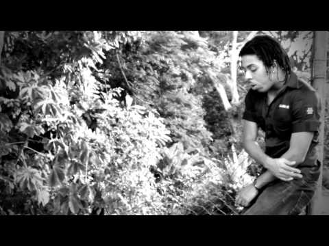 El Tobe - El Menosprecio (Official Music Video)