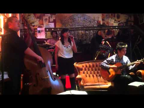 Yakusoku wa Iranai [Acoustic Live] - Iwao Junko (at Dernier Bar, Paris, 2013/09/29)