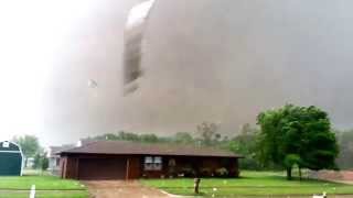 preview picture of video 'Close up of Oklahoma's May 20, 2013 F5 Tornado'