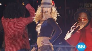 Britney Spears - (I Got That) Boom Boom (MTV TRL 2003)