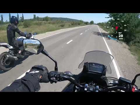 Honda NC700X vs Ninja 300 roll on race