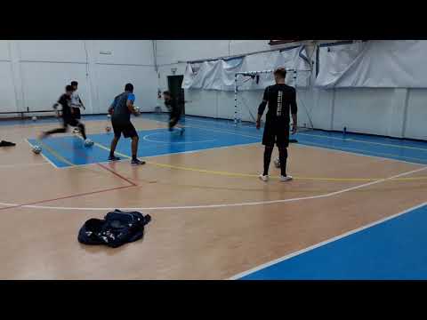 uscita brasiliana,  recupero porta e parata primo palo , spaccata palo opposto e uscita