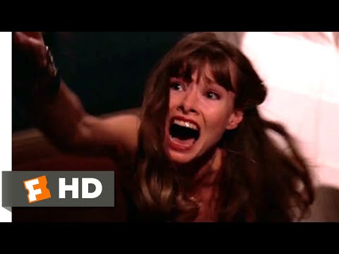 臥室裡的貓咪 (1982) - 臥室裡的貓咪場景 (2/10) - Movieclips (Cat People (1982) - Mauled in the Bedroom Scene (2/10) | Movieclips)