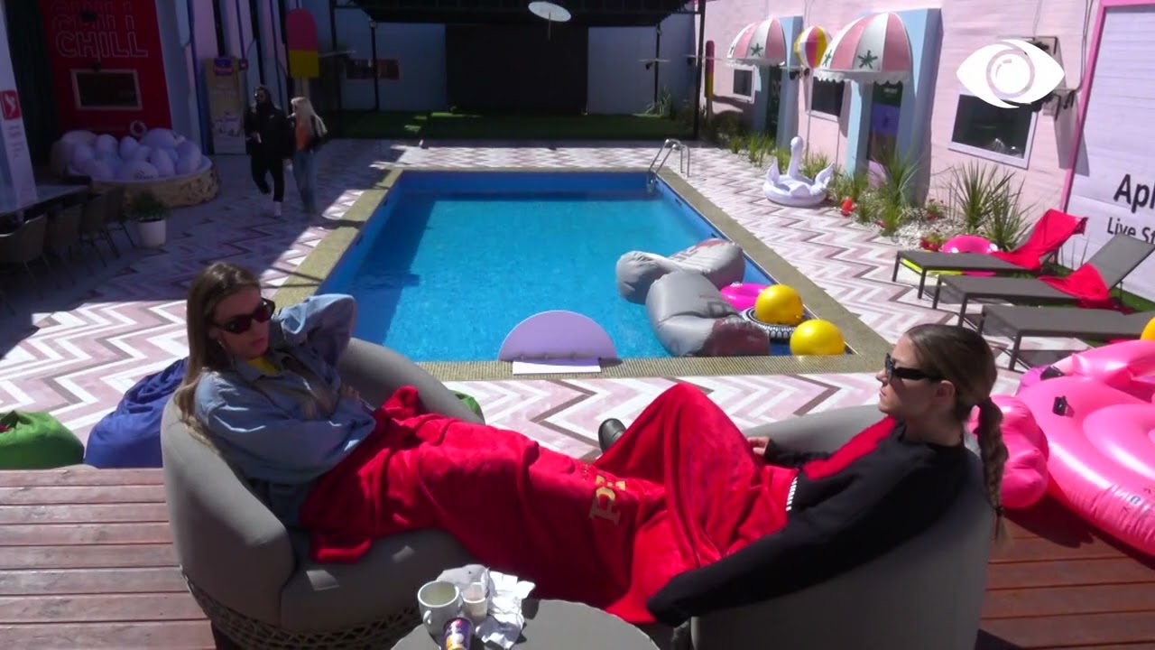 Keisi ngacmon Lorencin: Çfarë do i thuash asaj që ke jashtë?!