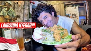 Download lagu GILA! BULE TURKI COBA NASI GORENG SAMBAL PALING PEDAS & TERMAHAL DI SINGAPURA…🔥😱💸 mp3