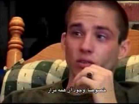 Pemuda Amerika masuk Islam dan menangis ketika menunaikan 