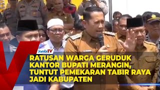 Download lagu Hundreds of residents stormed the Merangin Regent's Office, demanding that Tabir Raya be split in... mp3 Download lagu Hundreds of residents stormed the Merangin Regent's Office, demanding that Tabir Raya be split in... mp3