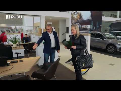 การดูแลลูกค้าในโชว์รูมด้วยหุ่นยนต์อย่างล้ำสมัย การดูแลลูกค้าในโชว์รูมด้วยหุ่นยนต์อย่างล้ำสมัย