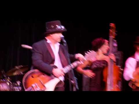 Fred Eaglesmith:  How to handle a heckler.