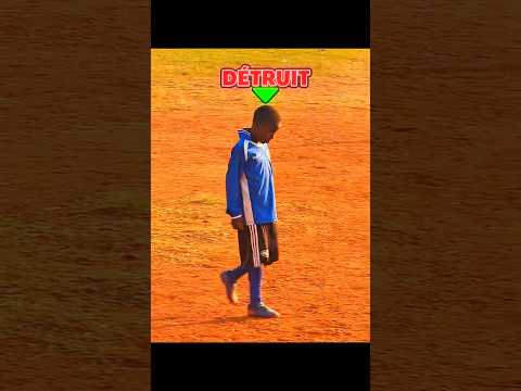 LE JOUEUR QUI EST  DEBOUT 💔#football #viral #soccer