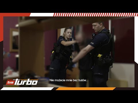 Even the presence of the police didn't stop him from attacking his partner! | Dangerous neighborh...