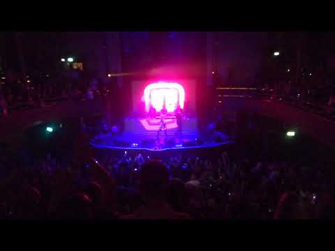 download lagu mp3 mp4 Lovely Laura Manchester, download lagu Lovely Laura Manchester gratis, unduh video klip Lovely Laura Manchester