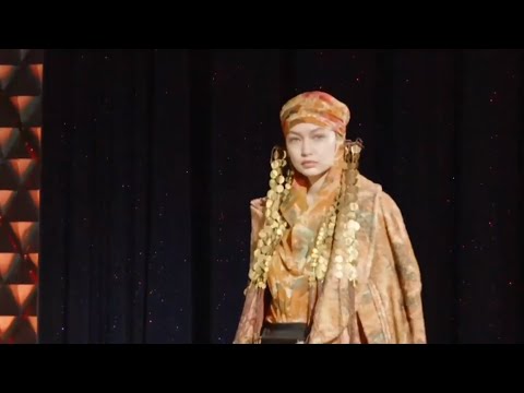 Gigi Hadid& Bella Hadid walk on the runway at the Vivienne Westwood Fall 2022- Paris Fashion Week