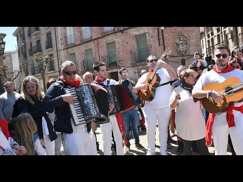 "JOTA A LA VÍRGEN DEL PLÚ"  RONDA JOTERA EN MARCILLA.  JOTAS NAVARRAS