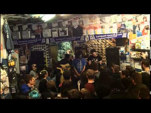 Real Friends - Loose Ends (acoustic) - at Banquet Records