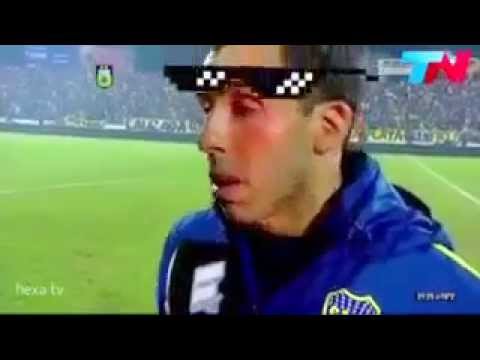 Carlos Tevez se pone los lentes