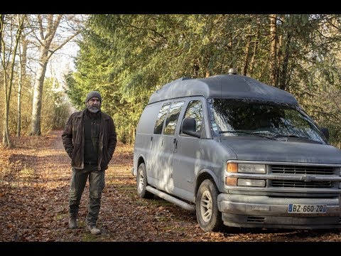 France 3 diffuse l'épisode 3 de son téléfilm porté par Éric Cantona : Le Voyageur, dévoilant les enq