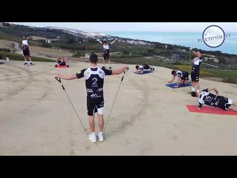 Allenamento vista Torre di Cerrano: l’ABBA Pineto Volley si allena guardando Pineto