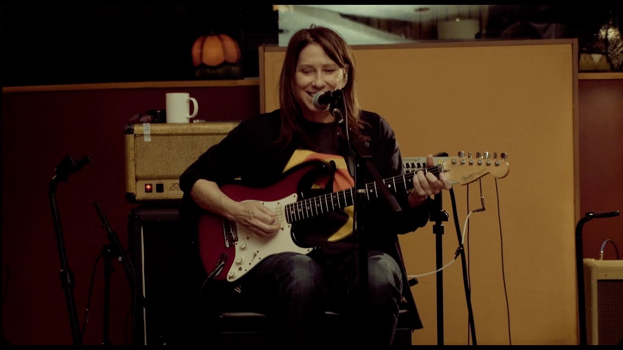 Kim Deal - Are You Mine (Live From Greenwich Village) - YouTube