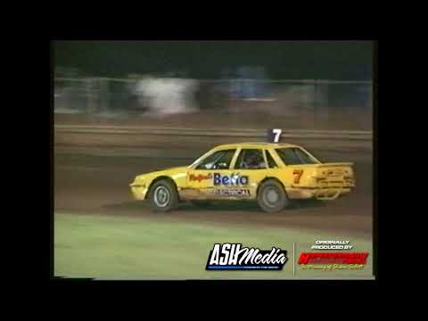 Modified Production: Challenge Series - A-Main - Kingaroy Speedway - 16.02.2002