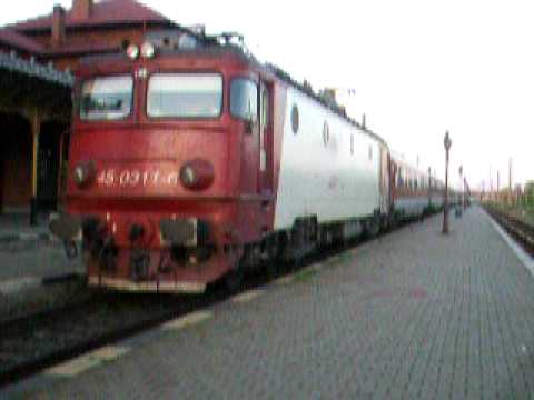 Tren Rapid 651 Bucuresti Nord - Suceava Nord pleaca din Suceava
