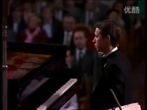 Milhal Pletnev Plays Beethoven Piano Concerto No. 3 in C minor, Op. 37