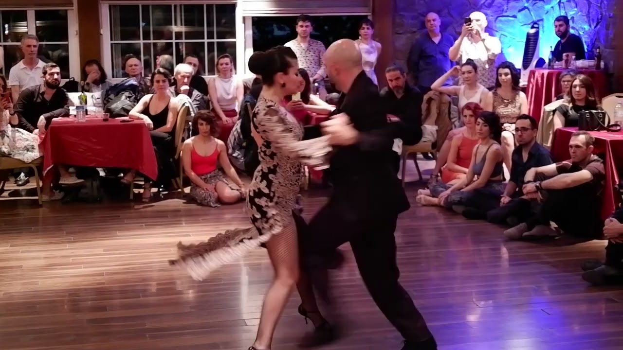 Video thumbnail for Sol Cerquides & Leo Di Cocco, Gran Milonga by Akademitango, Video 3/4