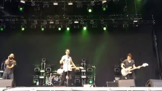 Capital Cities- Tell Me How to Live (Live at Hellow Festival 15)