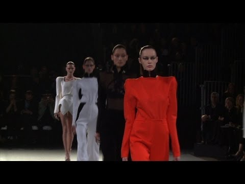 Paris / Mugler Ready-To-Wear Fall/Winter 2012/13 (fashion show)